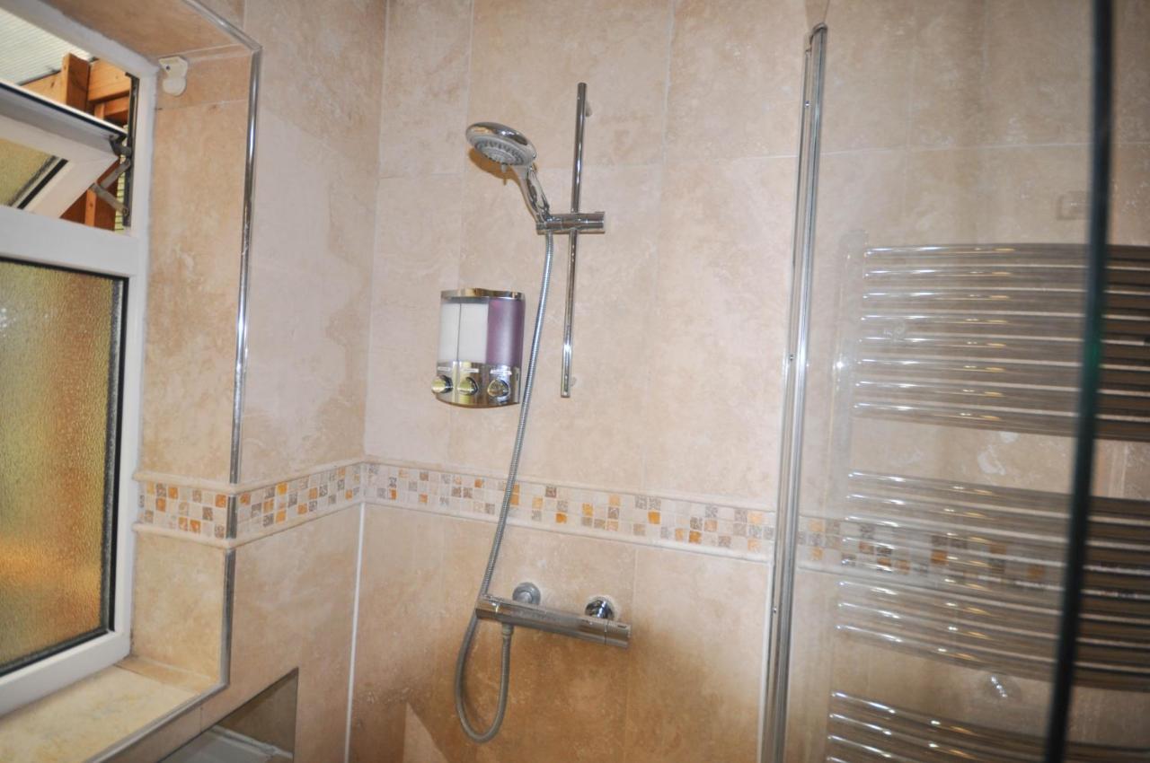 Modern 2 Bed Apartment Luton  Bagian luar foto