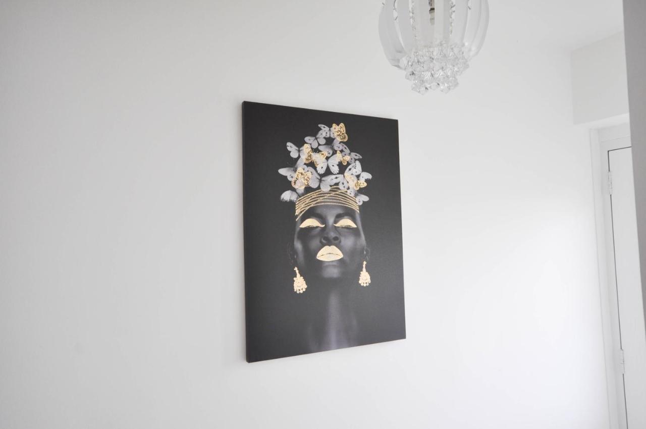 Modern 2 Bed Apartment Luton  Bagian luar foto